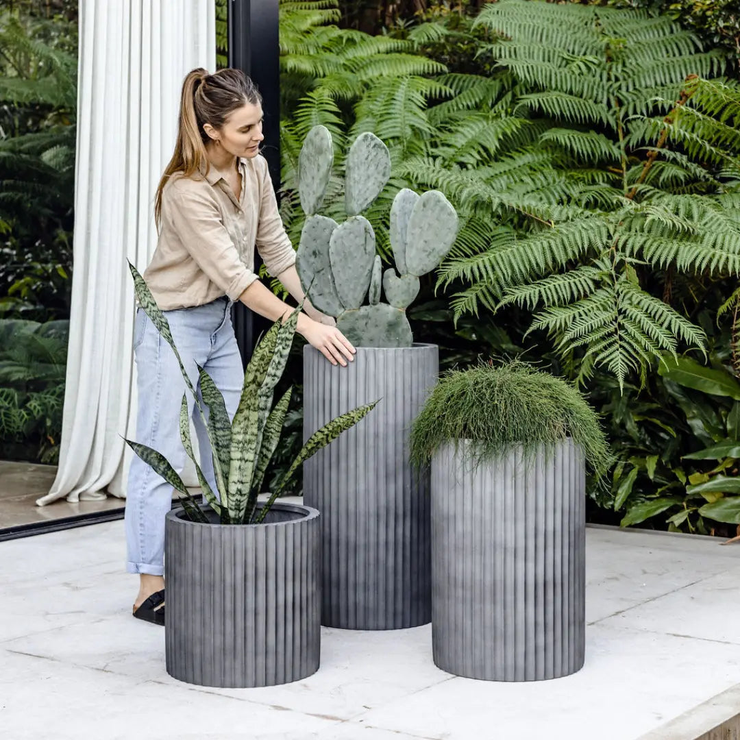 https://thebalconygarden.uk/cdn/shop/files/Design_Planter_Pots_9e9b610f-7d18-4c48-aa0e-d9496cf5a5ff_2048x.webp?v=1726465807